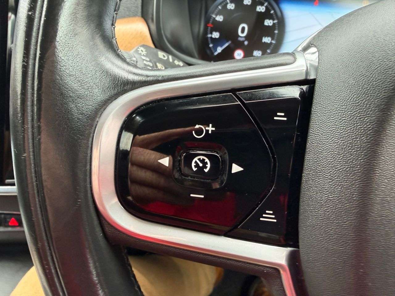 2017 VOLVO V90 2017 VOLVO V90
