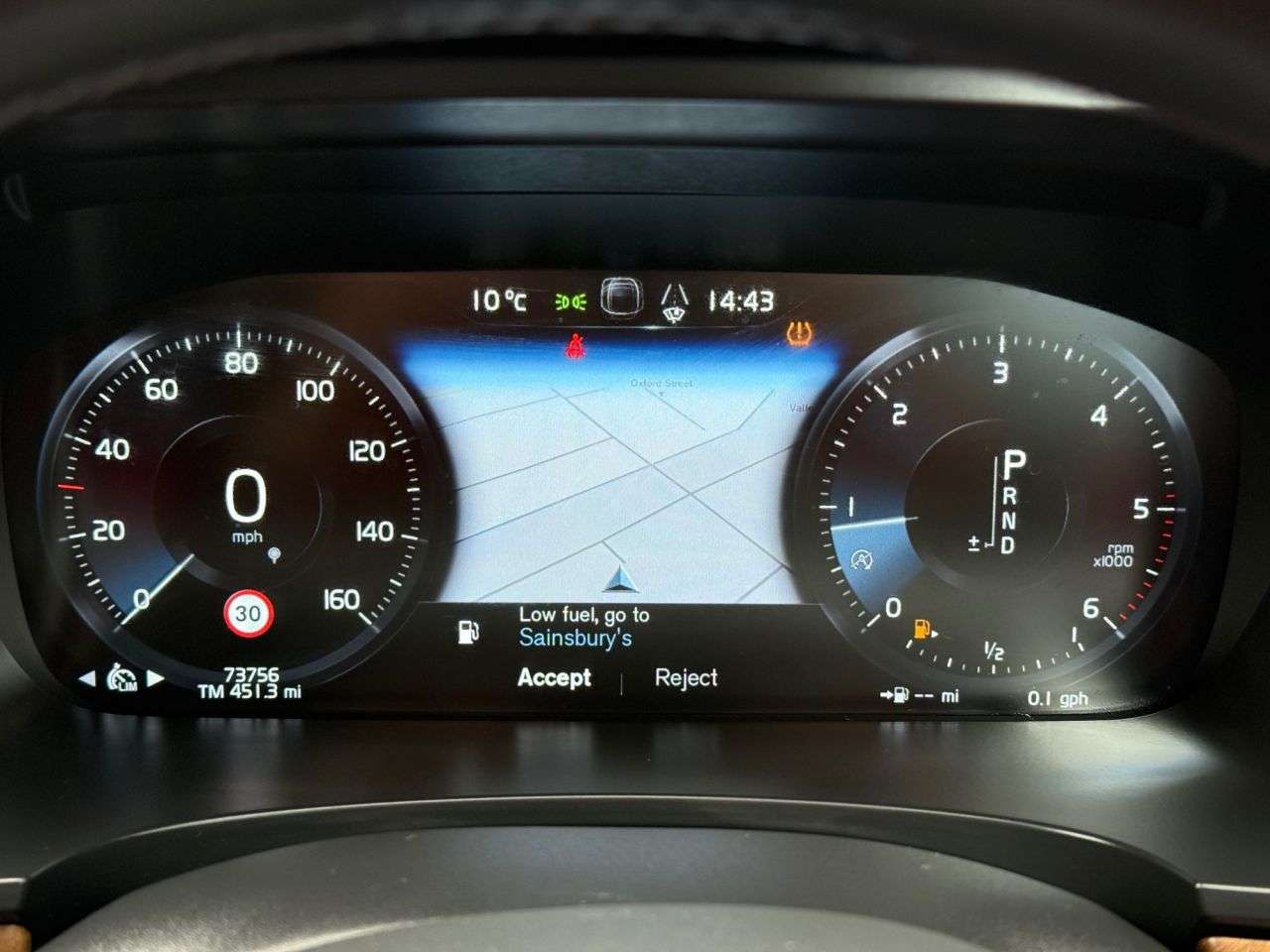 2017 VOLVO V90 2017 VOLVO V90