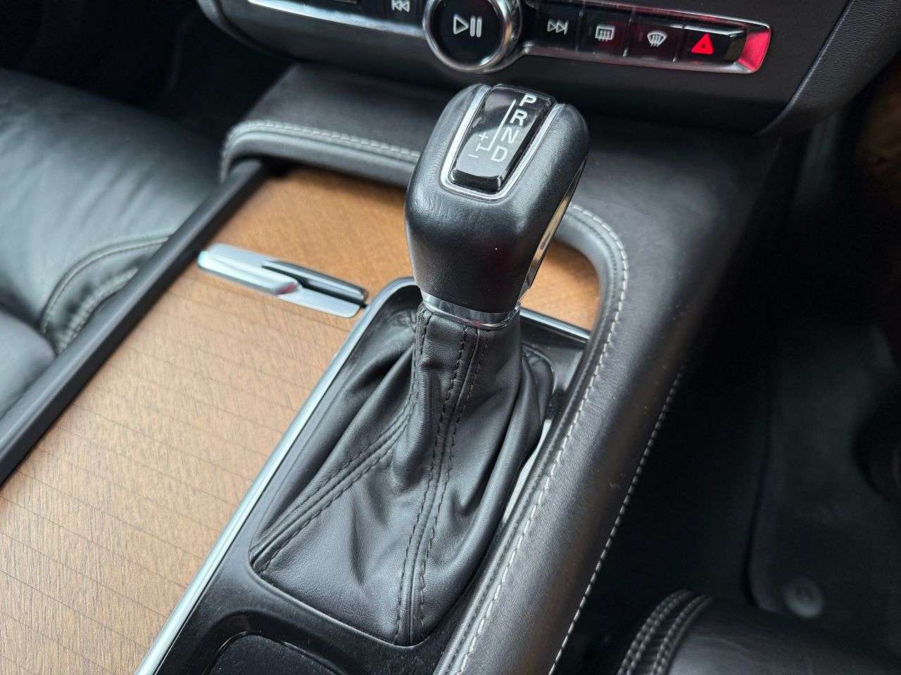 2017 VOLVO V90 2017 VOLVO V90