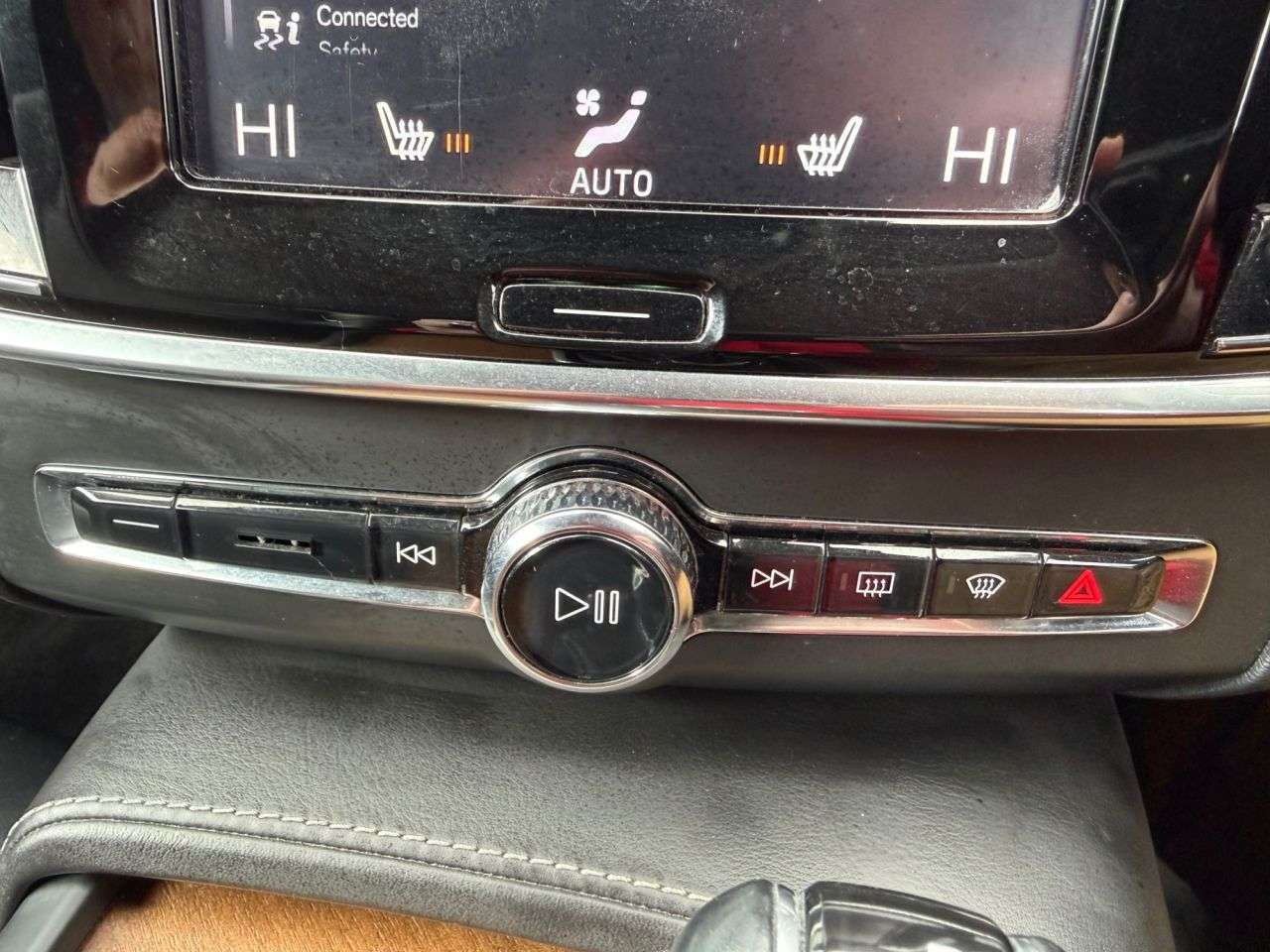 2017 VOLVO V90 2017 VOLVO V90