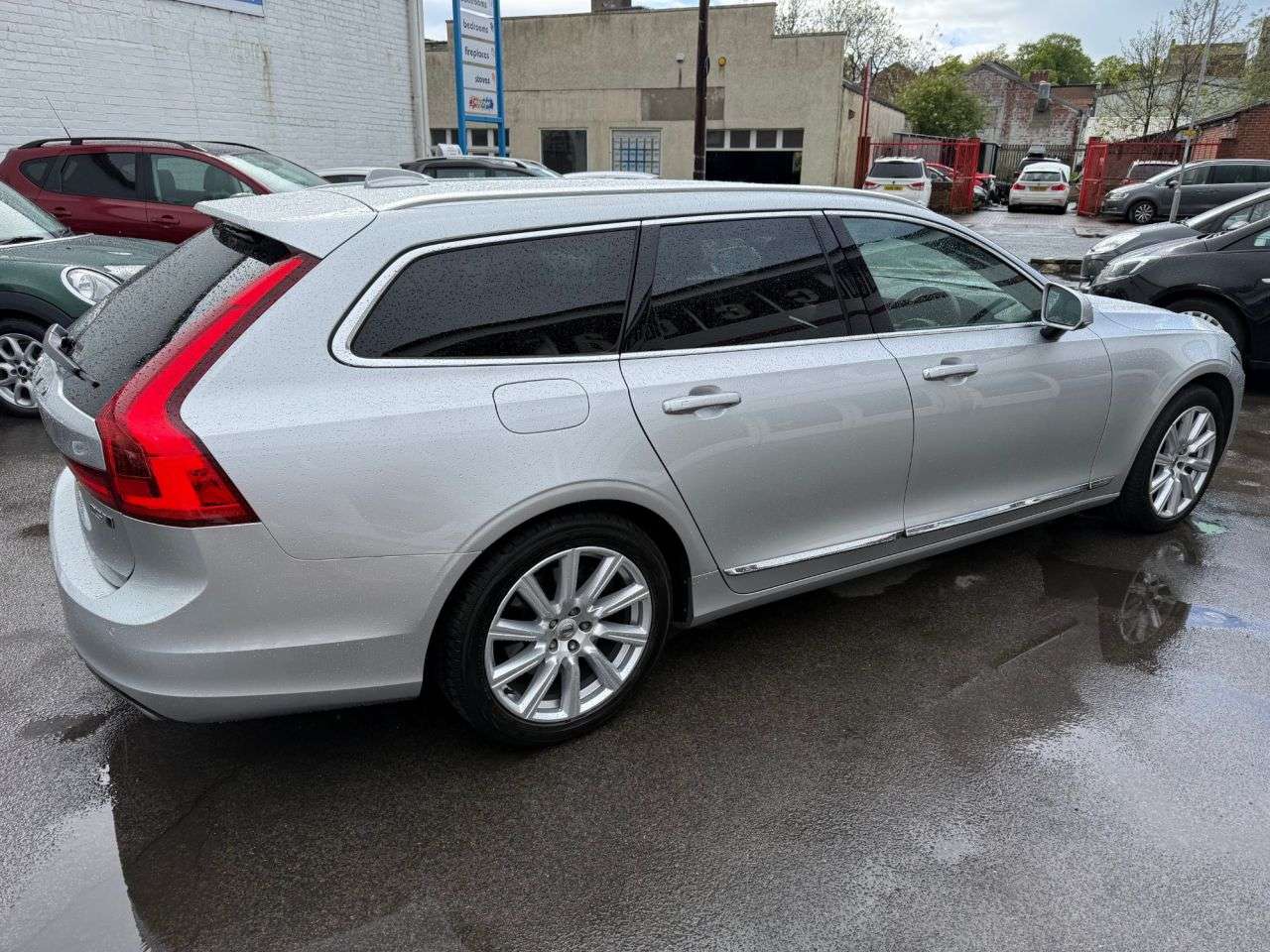 2017 VOLVO V90 2017 VOLVO V90
