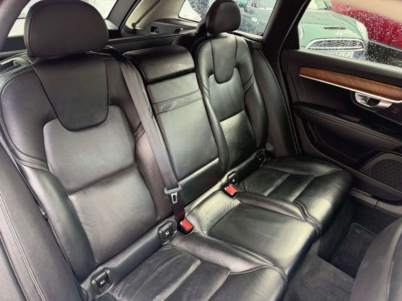 2017 VOLVO V90 2017 VOLVO V90