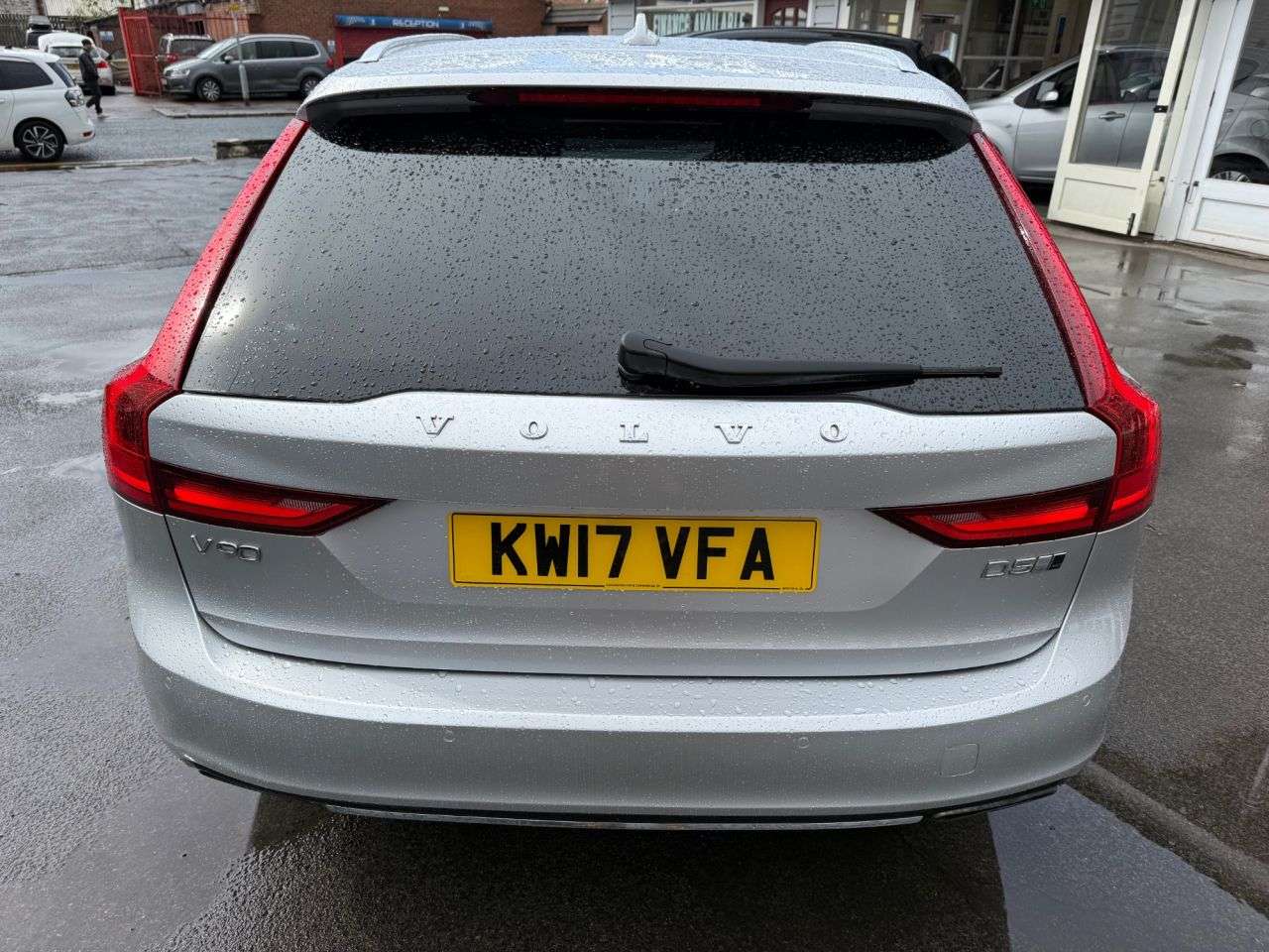 2017 VOLVO V90 2017 VOLVO V90