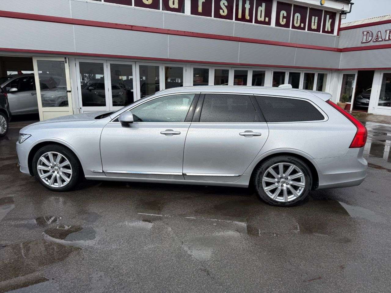 2017 VOLVO V90 2017 VOLVO V90