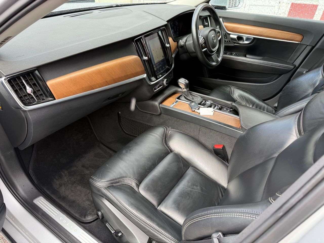 2017 VOLVO V90 2017 VOLVO V90