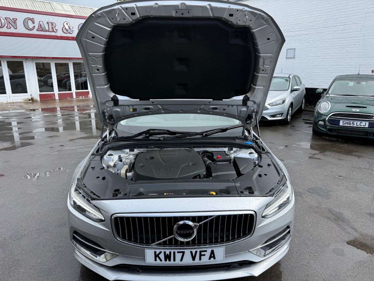 2017 VOLVO V90 2017 VOLVO V90