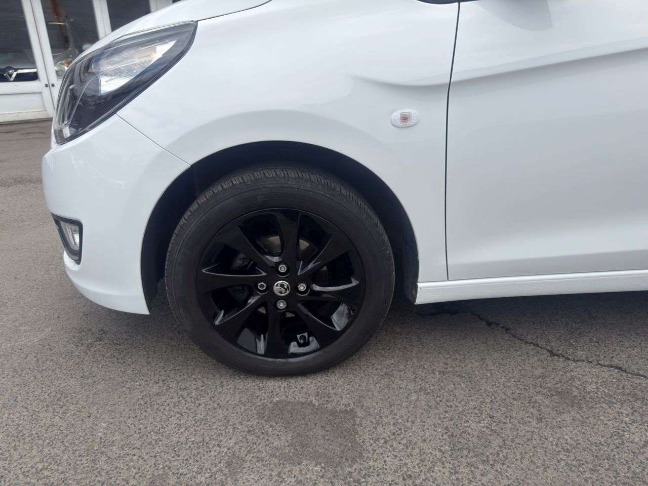 A 2015 VAUXHALL VIVA 1.0i SL Hatchback 5dr Petrol Manual Euro 6 (75 ps) Only 22,000 miles11 serv A 2015 VAUXHALL VIVA 1.0i SL Hatchback 5dr Petrol Manual Euro 6 (75 ps) Only 22,000 miles11 serv