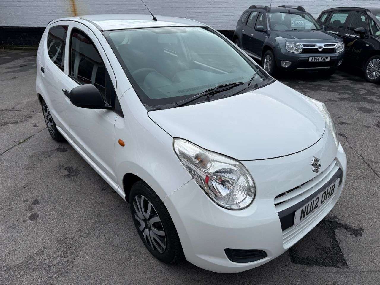 A 2012 SUZUKI ALTO 1.0 12V SZ3 Hatchback 5dr Petrol Manual Euro 5 (68 ps) 10 Service Stamps £2 A 2012 SUZUKI ALTO 1.0 12V SZ3 Hatchback 5dr Petrol Manual Euro 5 (68 ps) 10 Service Stamps £2
