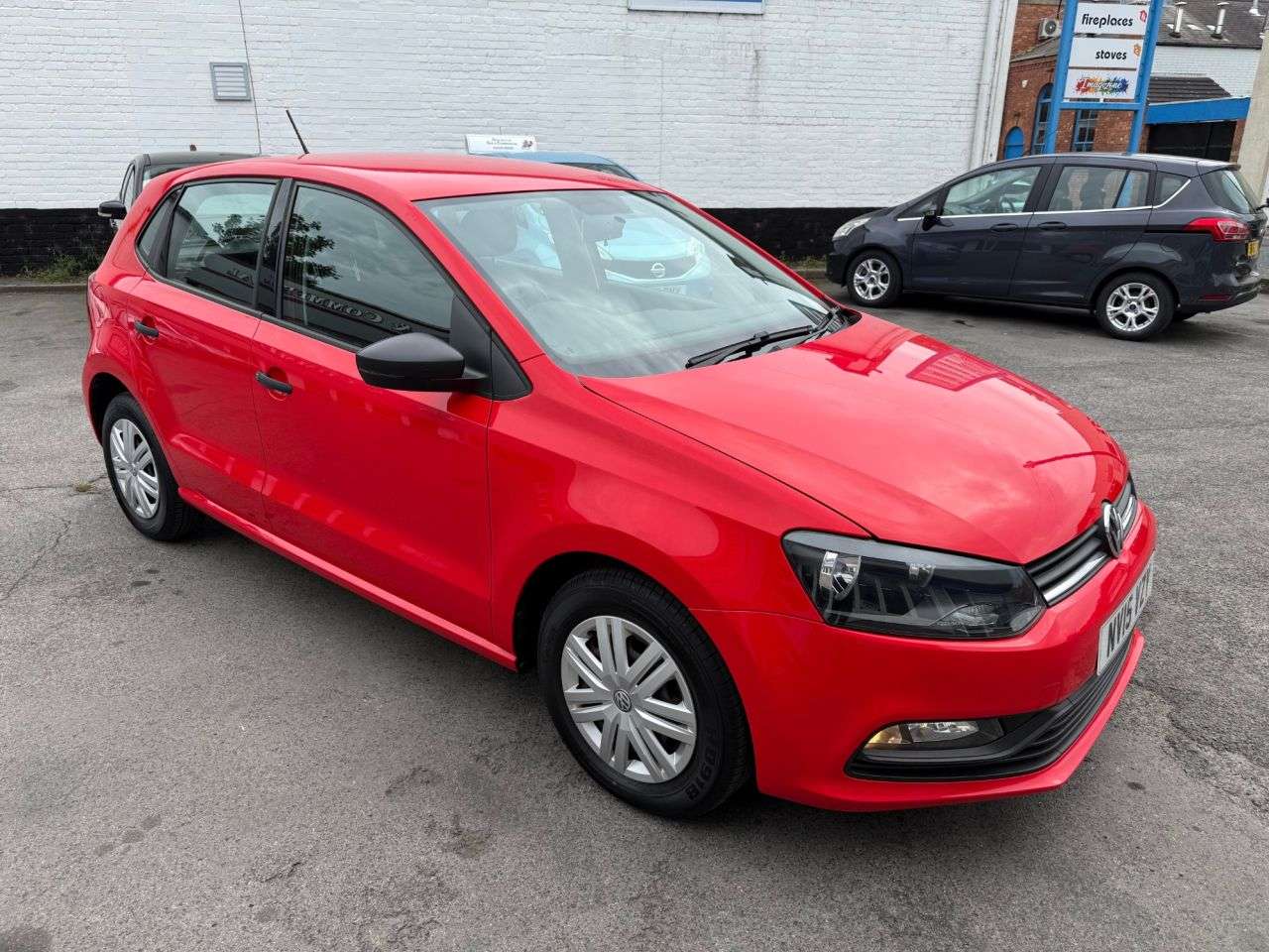 A 2015 VOLKSWAGEN POLO 1.0 BlueMotion Tech S Hatchback 5dr Petrol Manual Euro 6 (s/s) (60 ps) FSH A 2015 VOLKSWAGEN POLO 1.0 BlueMotion Tech S Hatchback 5dr Petrol Manual Euro 6 (s/s) (60 ps) FSH