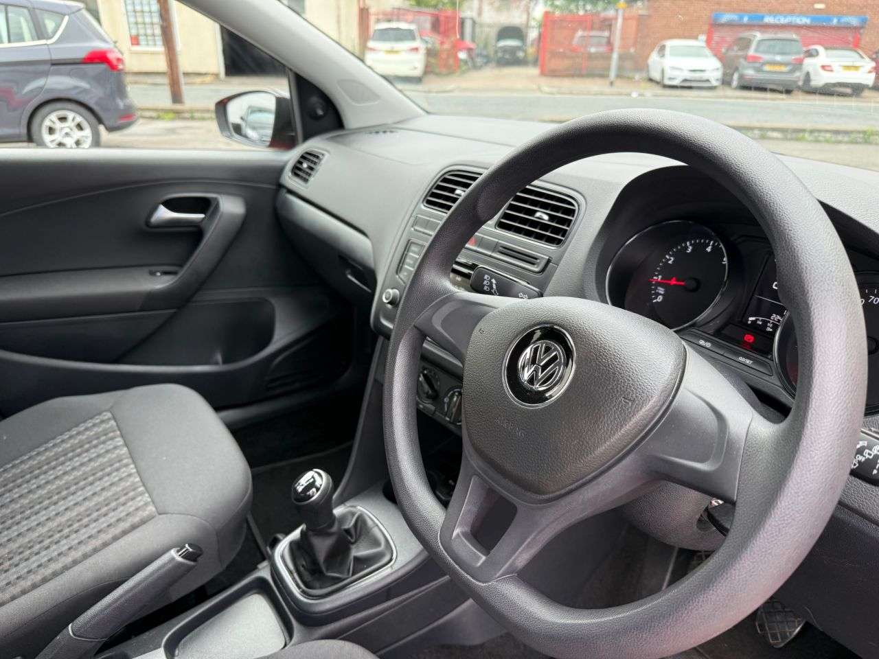 2015 VOLKSWAGEN POLO 2015 VOLKSWAGEN POLO