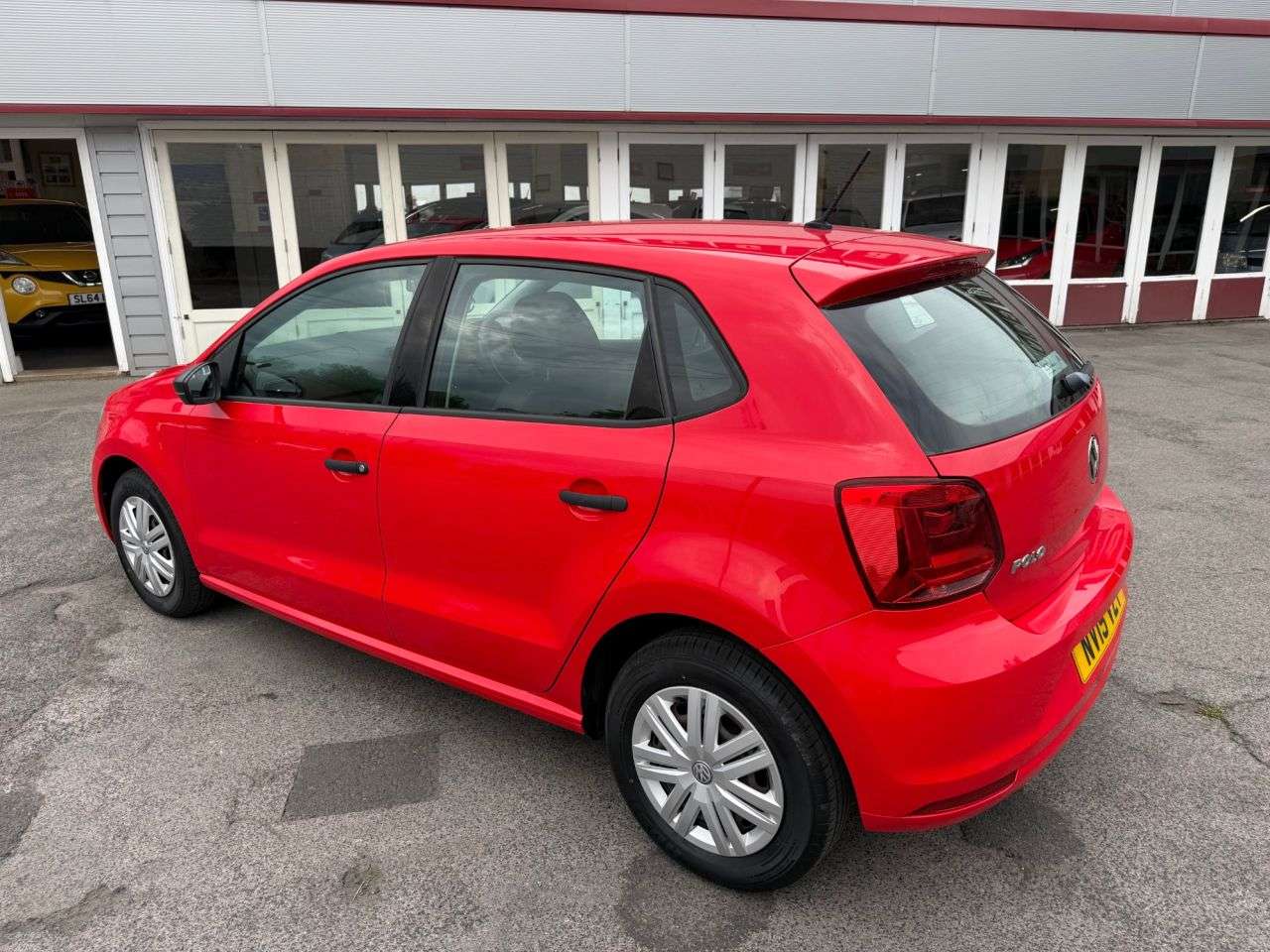 A 2015 VOLKSWAGEN POLO 1.0 BlueMotion Tech S Hatchback 5dr Petrol Manual Euro 6 (s/s) (60 ps) FSH A 2015 VOLKSWAGEN POLO 1.0 BlueMotion Tech S Hatchback 5dr Petrol Manual Euro 6 (s/s) (60 ps) FSH