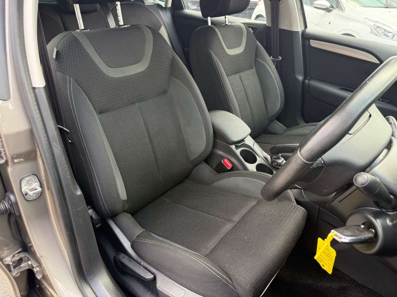 A 2017 CITROEN C4 1.2 PureTech Feel Hatchback 5dr Petrol Manual Euro 6 (110 ps) FSH 8 Stamps A 2017 CITROEN C4 1.2 PureTech Feel Hatchback 5dr Petrol Manual Euro 6 (110 ps) FSH 8 Stamps