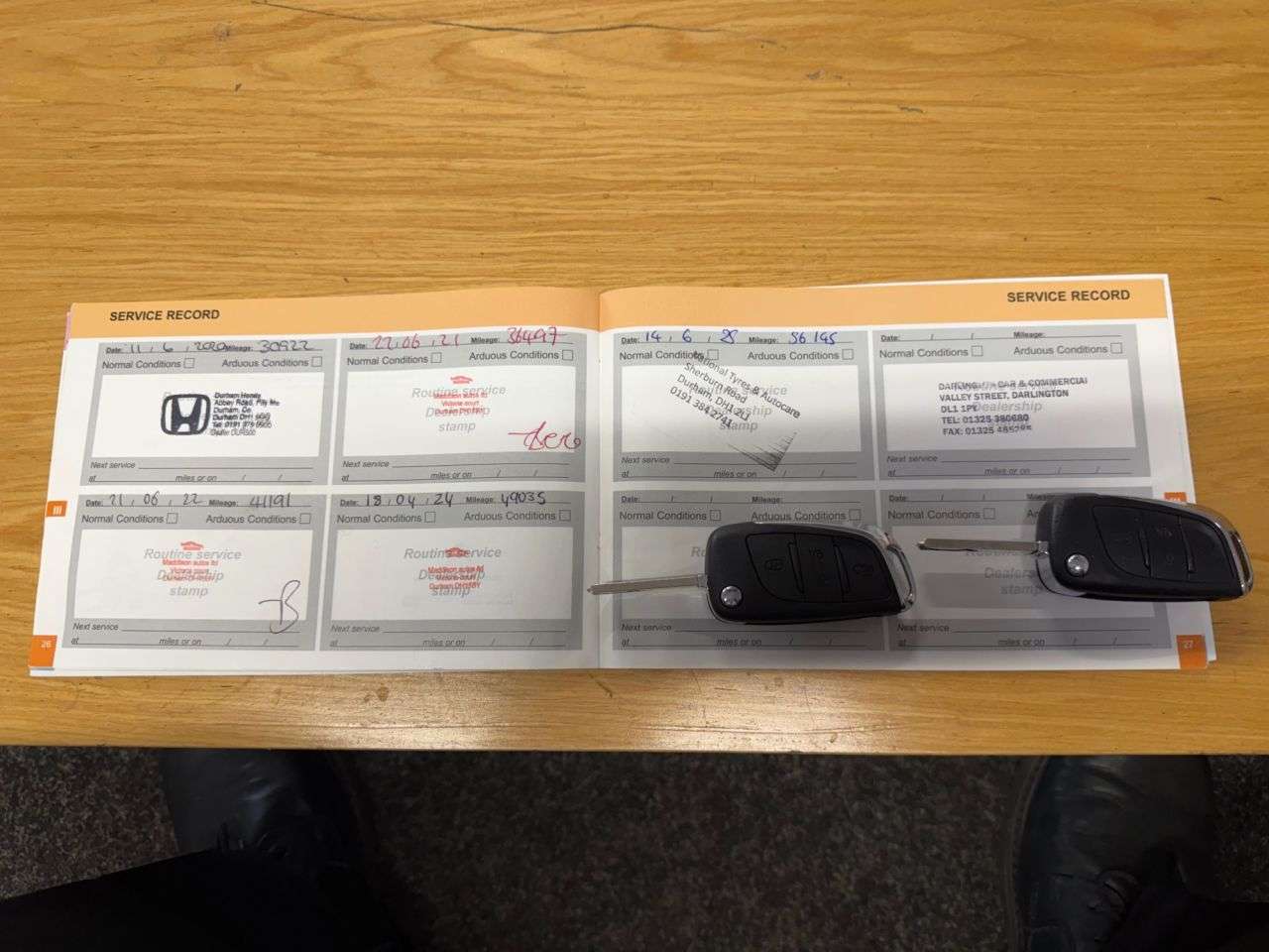 A 2017 CITROEN C4 1.2 PureTech Feel Hatchback 5dr Petrol Manual Euro 6 (110 ps) FSH 8 Stamps A 2017 CITROEN C4 1.2 PureTech Feel Hatchback 5dr Petrol Manual Euro 6 (110 ps) FSH 8 Stamps