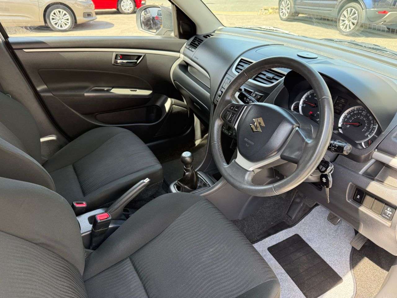 2011 SUZUKI SWIFT 2011 SUZUKI SWIFT