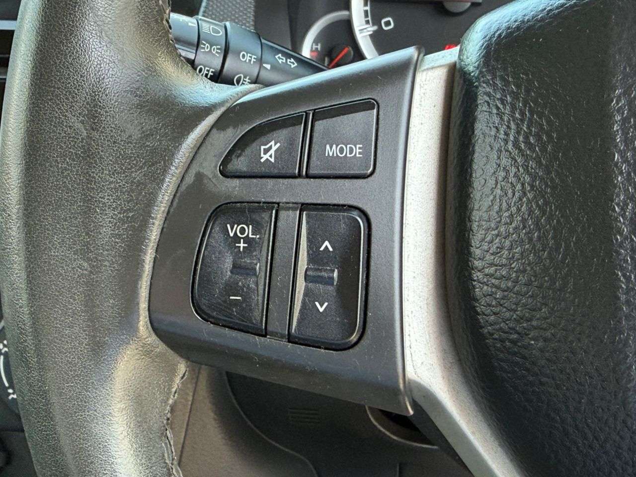 2011 SUZUKI SWIFT 2011 SUZUKI SWIFT