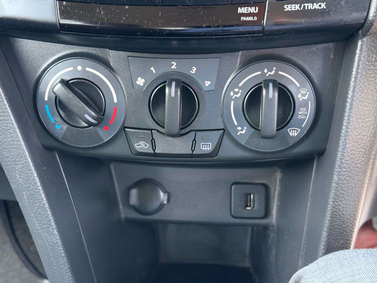 2011 SUZUKI SWIFT 2011 SUZUKI SWIFT