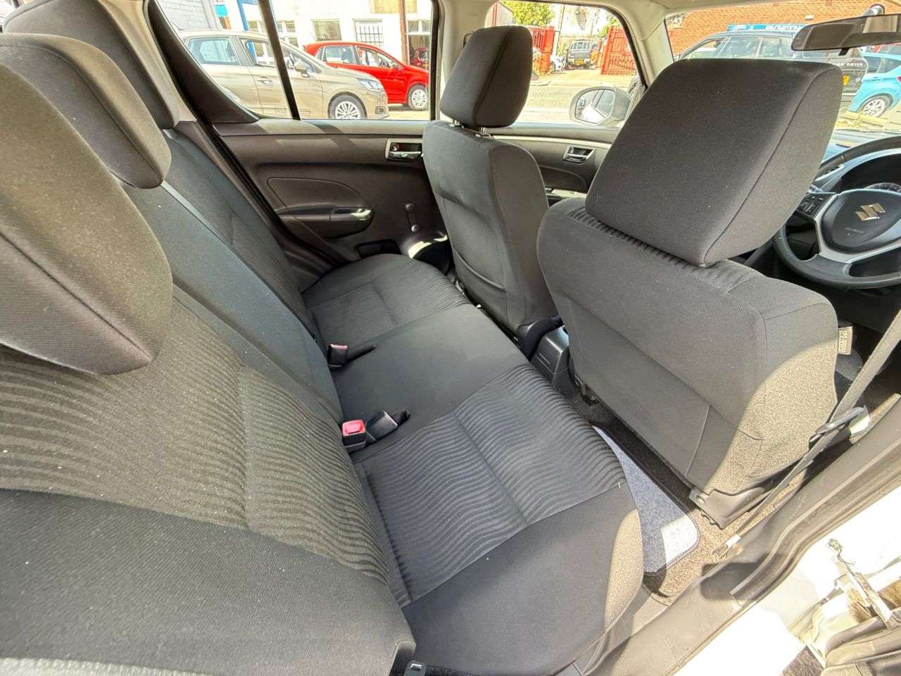 2011 SUZUKI SWIFT 2011 SUZUKI SWIFT
