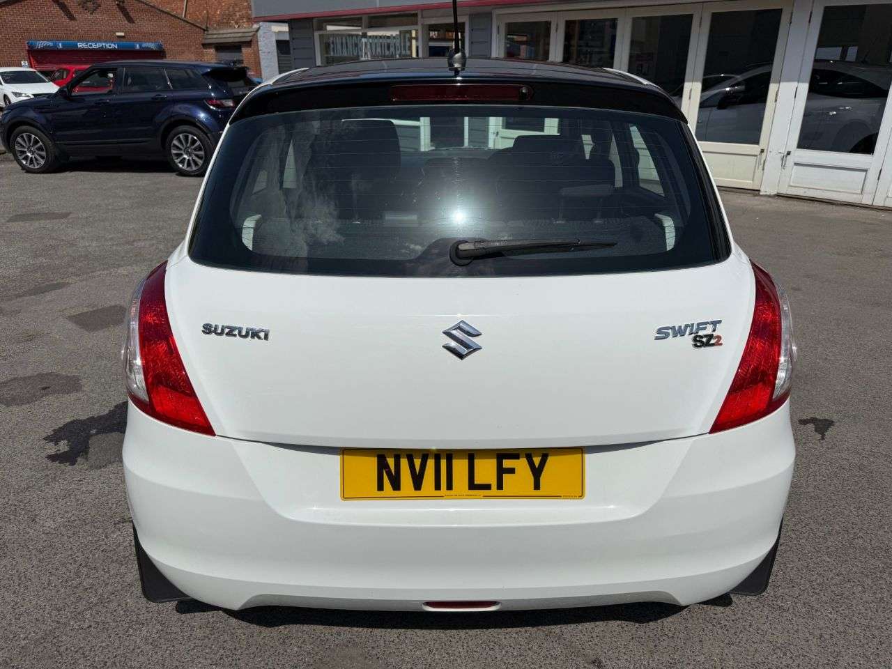 2011 SUZUKI SWIFT 2011 SUZUKI SWIFT