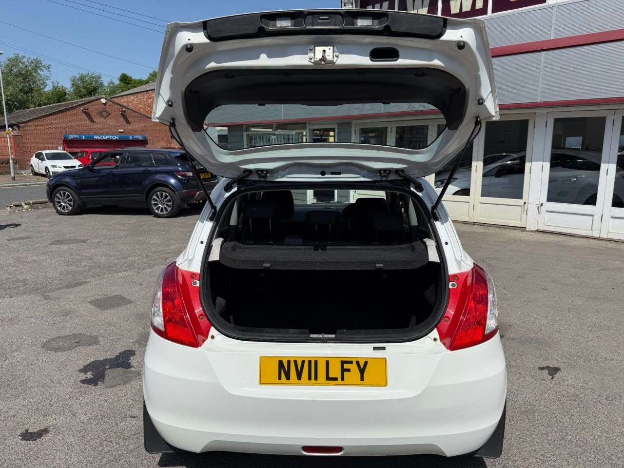 2011 SUZUKI SWIFT 2011 SUZUKI SWIFT