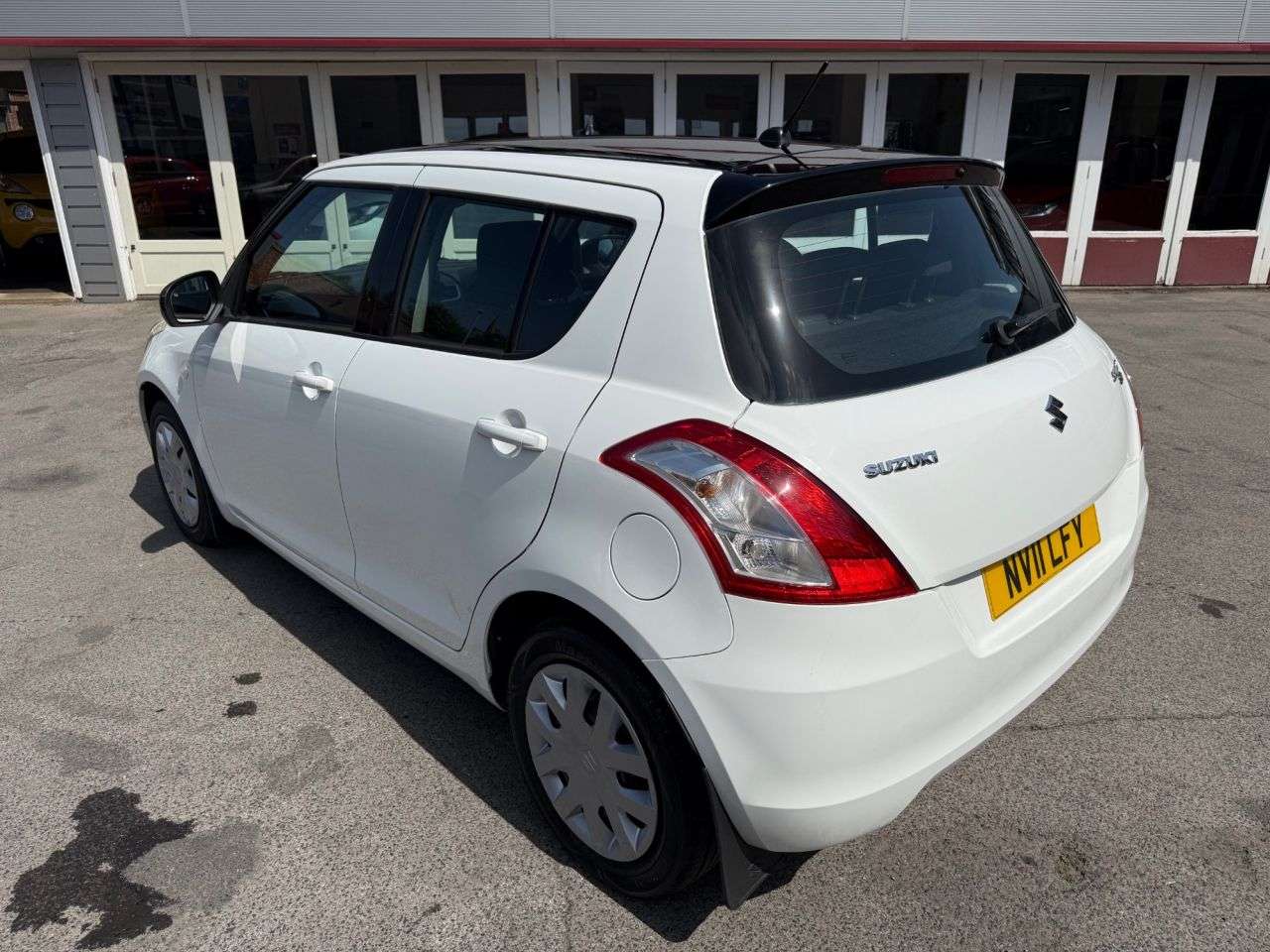 2011 SUZUKI SWIFT 2011 SUZUKI SWIFT