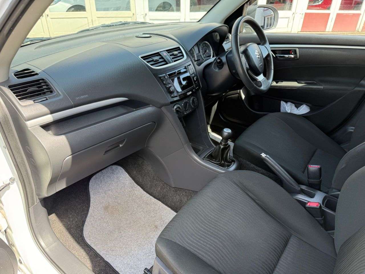 2011 SUZUKI SWIFT 2011 SUZUKI SWIFT