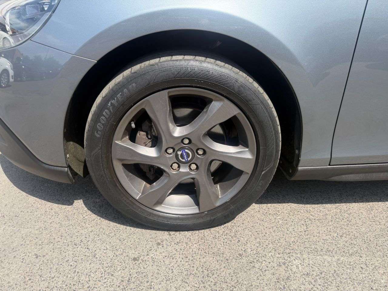A 2014 VOLVO V40 CROSS COUNTRY 1.6 D2 Lux Nav Hatchback 5dr Diesel Manual Euro 5 (s/s) (115 ps) 1 Previous A 2014 VOLVO V40 CROSS COUNTRY 1.6 D2 Lux Nav Hatchback 5dr Diesel Manual Euro 5 (s/s) (115 ps) 1 Previous
