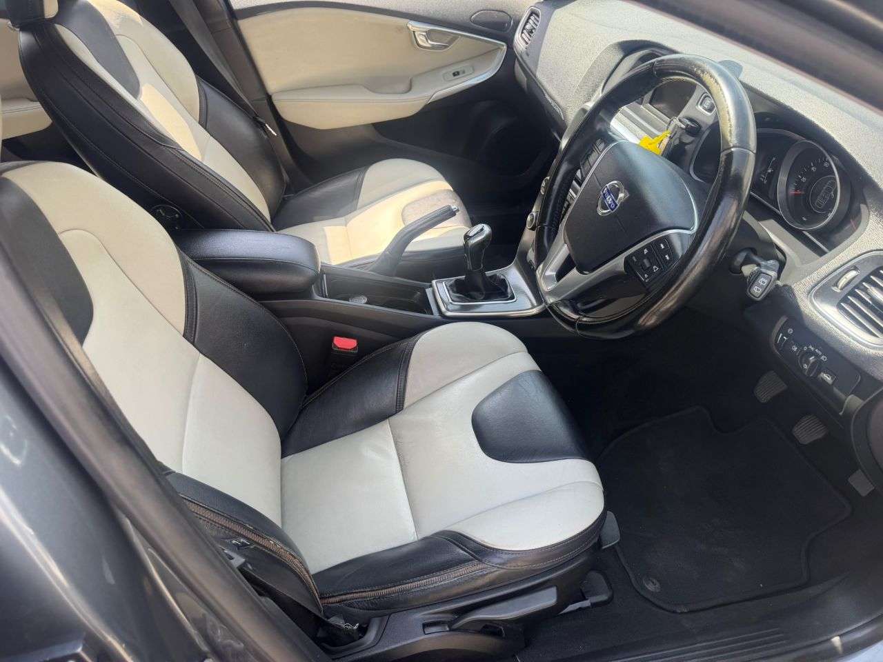 2014 VOLVO V40 CROSS COUNTRY 2014 VOLVO V40 CROSS COUNTRY