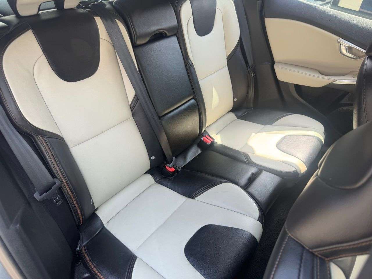 2014 VOLVO V40 CROSS COUNTRY 2014 VOLVO V40 CROSS COUNTRY