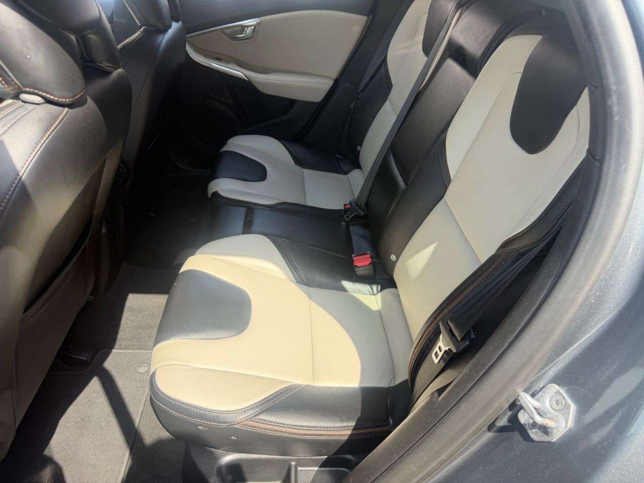 2014 VOLVO V40 CROSS COUNTRY 2014 VOLVO V40 CROSS COUNTRY