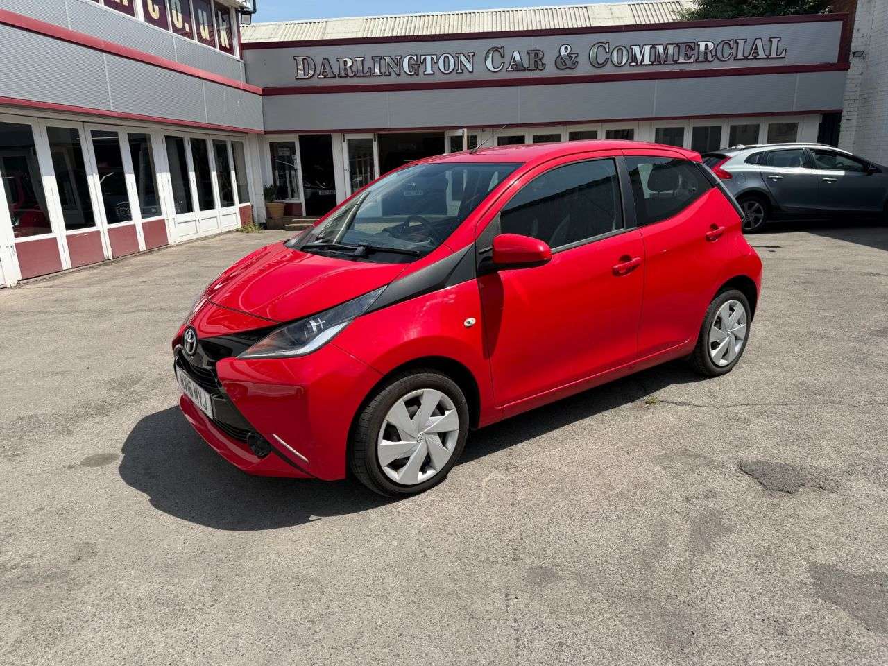A 2016 TOYOTA AYGO 1.0 VVT-i x-play Hatchback 5dr Petrol Manual Euro 5 Euro 5 (68 ps) 1Previou A 2016 TOYOTA AYGO 1.0 VVT-i x-play Hatchback 5dr Petrol Manual Euro 5 Euro 5 (68 ps) 1Previou