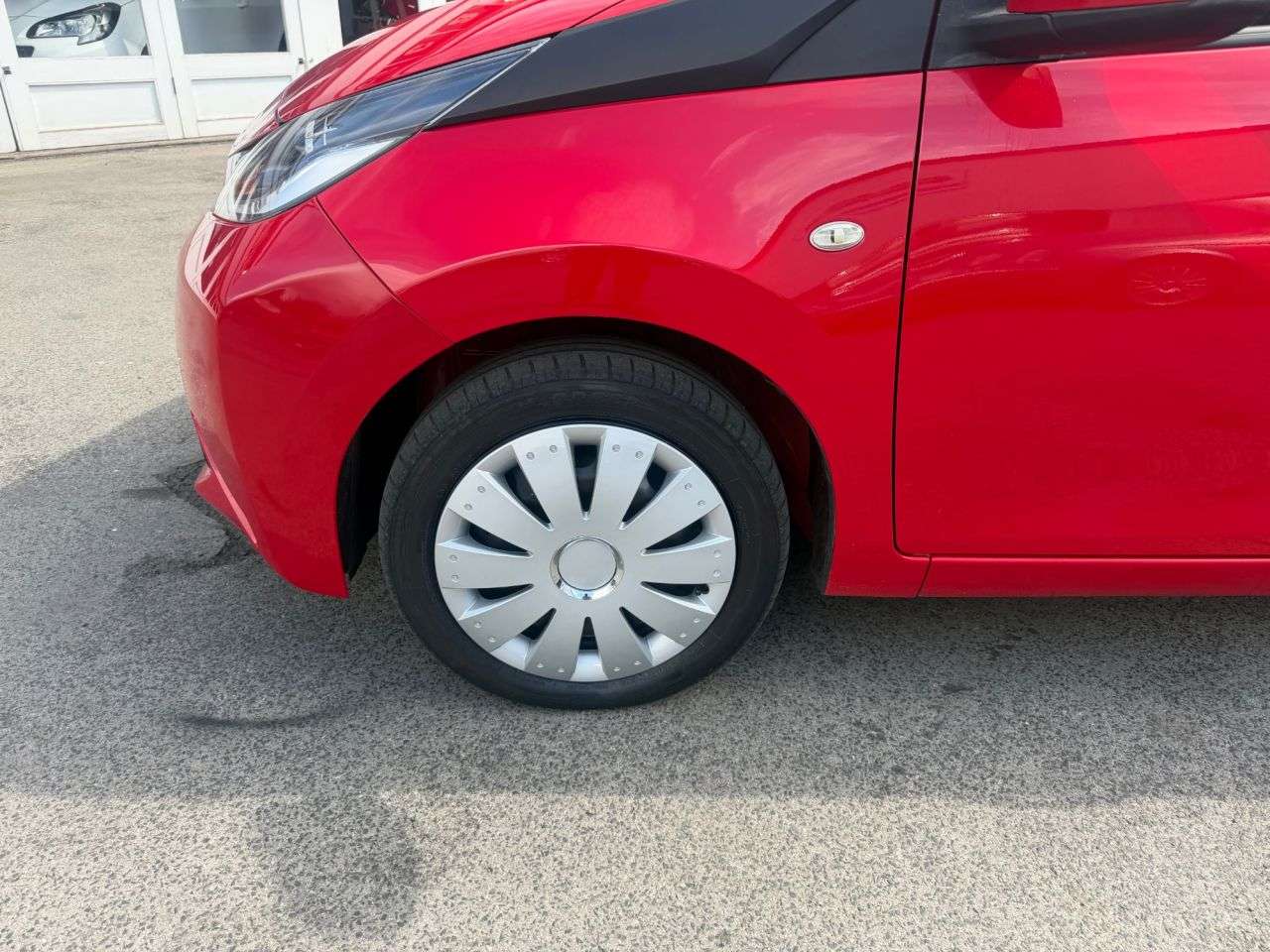 A 2016 TOYOTA AYGO 1.0 VVT-i x-play Hatchback 5dr Petrol Manual Euro 5 Euro 5 (68 ps) 1Previou A 2016 TOYOTA AYGO 1.0 VVT-i x-play Hatchback 5dr Petrol Manual Euro 5 Euro 5 (68 ps) 1Previou