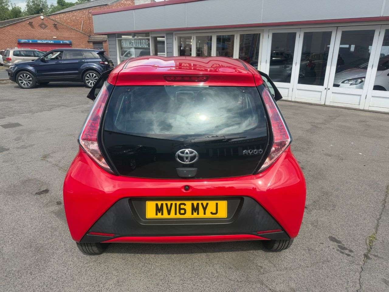 A 2016 TOYOTA AYGO 1.0 VVT-i x-play Hatchback 5dr Petrol Manual Euro 5 Euro 5 (68 ps) 1Previou A 2016 TOYOTA AYGO 1.0 VVT-i x-play Hatchback 5dr Petrol Manual Euro 5 Euro 5 (68 ps) 1Previou