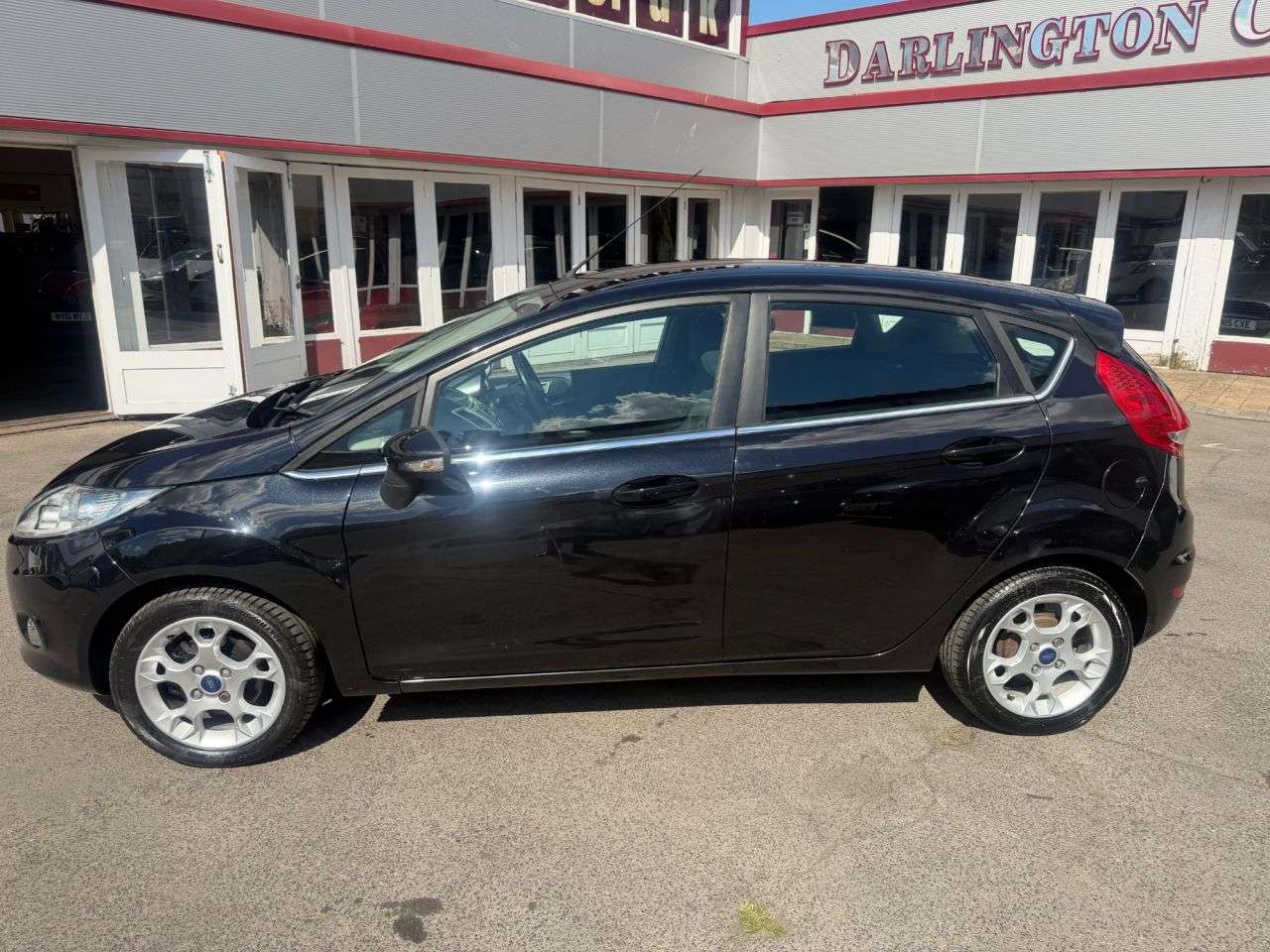 A 2012 FORD FIESTA 1.25 Zetec Hatchback 5dr Petrol Manual Euro 5 (82 ps) 11 service stamps 1 p A 2012 FORD FIESTA 1.25 Zetec Hatchback 5dr Petrol Manual Euro 5 (82 ps) 11 service stamps 1 p