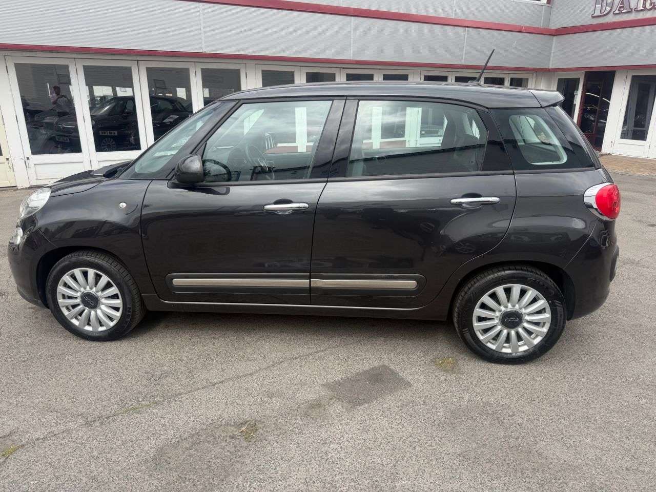 A 2015 FIAT 500L 1.4 Pop Star MPV 5dr Petrol Manual Euro 6 (95 bhp) only 55,000 miles 12 ser A 2015 FIAT 500L 1.4 Pop Star MPV 5dr Petrol Manual Euro 6 (95 bhp) only 55,000 miles 12 ser