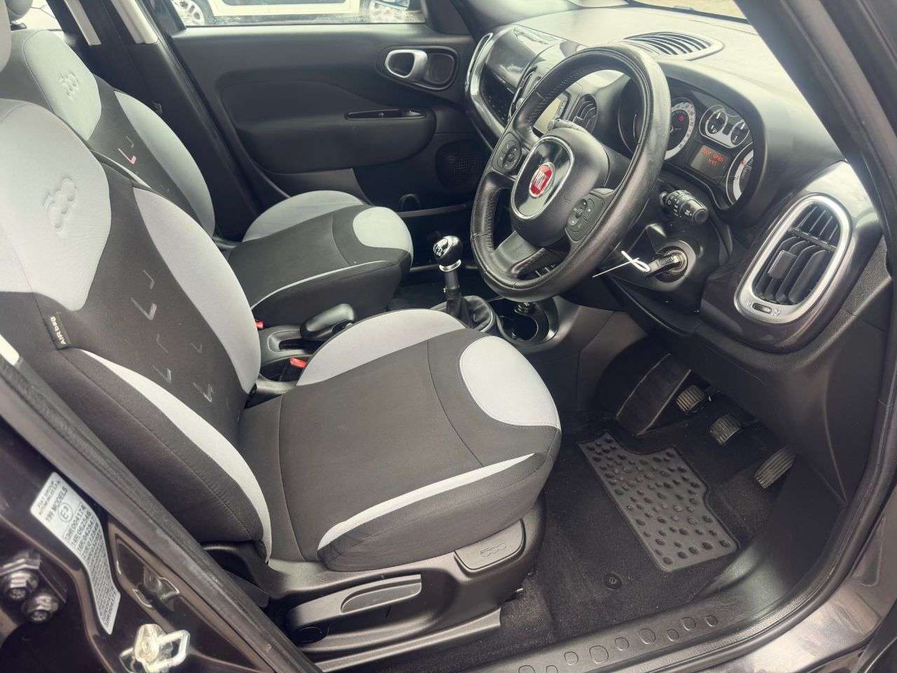 2015 FIAT 500L 2015 FIAT 500L