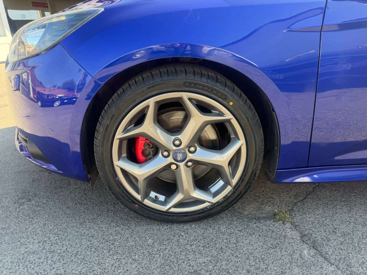 A 2014 FORD FOCUS 2.0T EcoBoost ST-3 Hatchback 5dr Petrol Manual Euro 5 (s/s) (250 ps) only 6 A 2014 FORD FOCUS 2.0T EcoBoost ST-3 Hatchback 5dr Petrol Manual Euro 5 (s/s) (250 ps) only 6