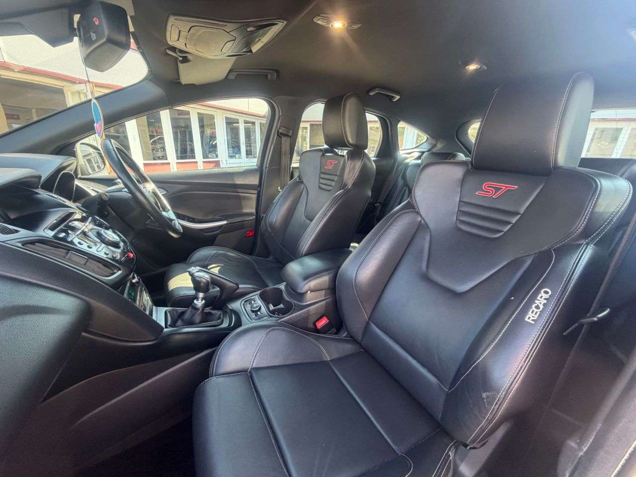 A 2014 FORD FOCUS 2.0T EcoBoost ST-3 Hatchback 5dr Petrol Manual Euro 5 (s/s) (250 ps) only 6 A 2014 FORD FOCUS 2.0T EcoBoost ST-3 Hatchback 5dr Petrol Manual Euro 5 (s/s) (250 ps) only 6