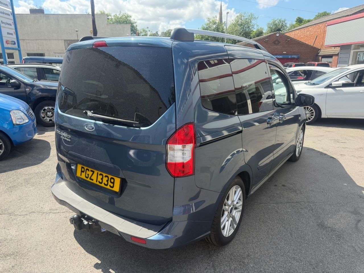 A 2019 FORD TOURNEO COURIER 1.0 EcoBoost Titanium MPV 5dr Petrol Manual Euro 6 (100 ps) only 44,000 mil A 2019 FORD TOURNEO COURIER 1.0 EcoBoost Titanium MPV 5dr Petrol Manual Euro 6 (100 ps) only 44,000 mil