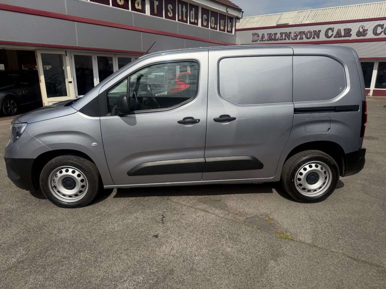 A 2023 VAUXHALL COMBO 1.5 Turbo D 2300 Prime Panel Van 5dr Diesel Manual L1 H1 Euro 6 (s/s) (100 A 2023 VAUXHALL COMBO 1.5 Turbo D 2300 Prime Panel Van 5dr Diesel Manual L1 H1 Euro 6 (s/s) (100