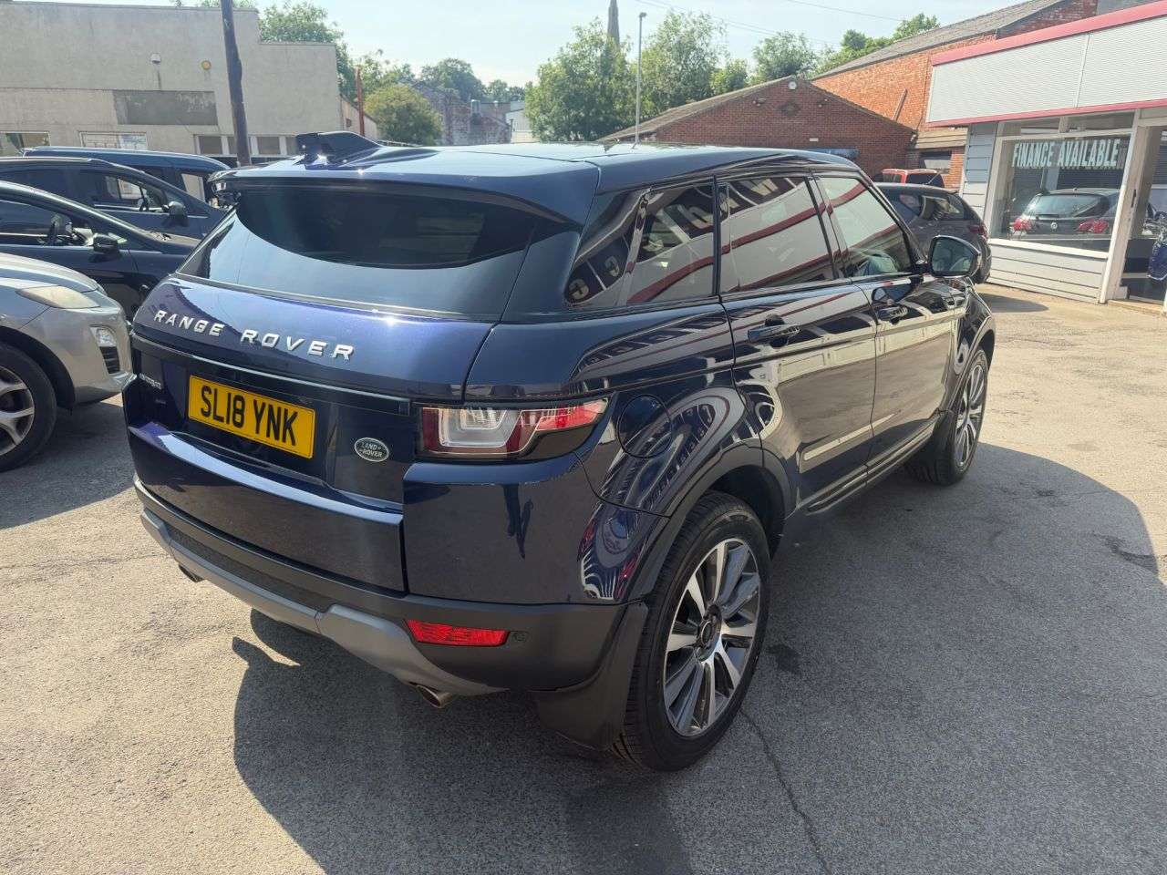 A 2018 LAND ROVER RANGE ROVER EVOQUE 2.0 TD4 SE Tech SUV 5dr Diesel Auto 4WD Euro 6 (s/s) (180 ps) only 23,000 m A 2018 LAND ROVER RANGE ROVER EVOQUE 2.0 TD4 SE Tech SUV 5dr Diesel Auto 4WD Euro 6 (s/s) (180 ps) only 23,000 m