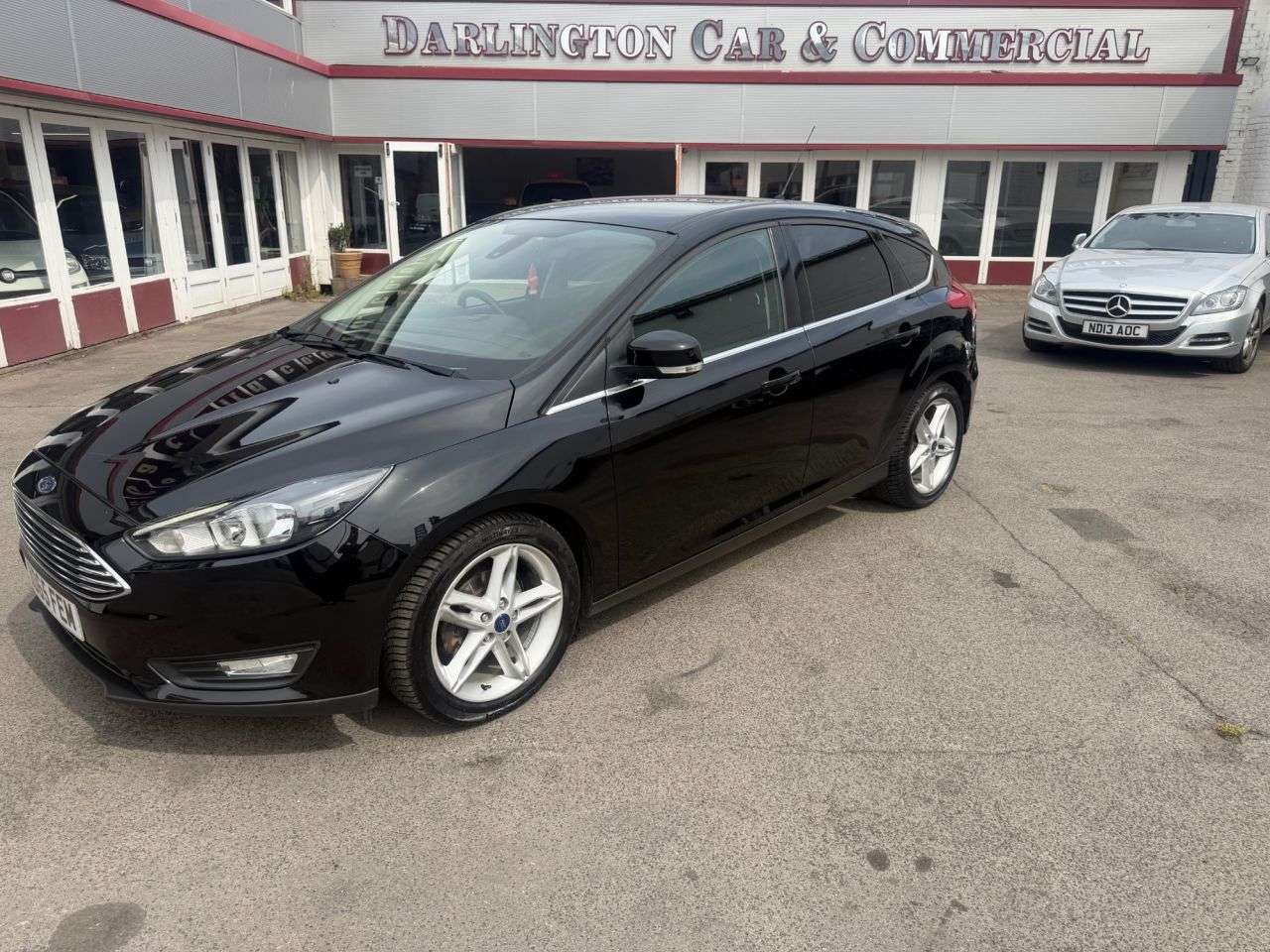 A 2015 FORD FOCUS 1.0T EcoBoost Zetec Hatchback 5dr Petrol Manual Euro 6 (s/s) (100 ps) 10 se A 2015 FORD FOCUS 1.0T EcoBoost Zetec Hatchback 5dr Petrol Manual Euro 6 (s/s) (100 ps) 10 se