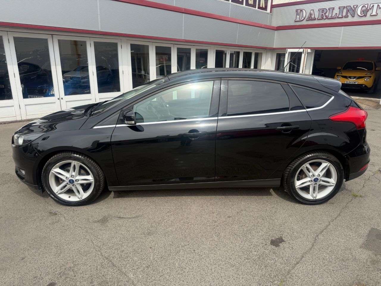 A 2015 FORD FOCUS 1.0T EcoBoost Zetec Hatchback 5dr Petrol Manual Euro 6 (s/s) (100 ps) 10 se A 2015 FORD FOCUS 1.0T EcoBoost Zetec Hatchback 5dr Petrol Manual Euro 6 (s/s) (100 ps) 10 se