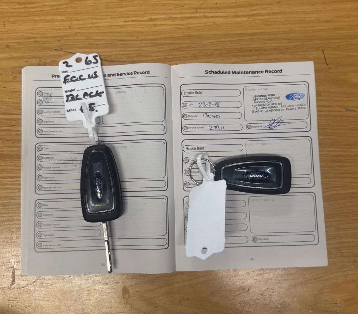 A 2015 FORD FOCUS 1.0T EcoBoost Zetec Hatchback 5dr Petrol Manual Euro 6 (s/s) (100 ps) 10 se A 2015 FORD FOCUS 1.0T EcoBoost Zetec Hatchback 5dr Petrol Manual Euro 6 (s/s) (100 ps) 10 se