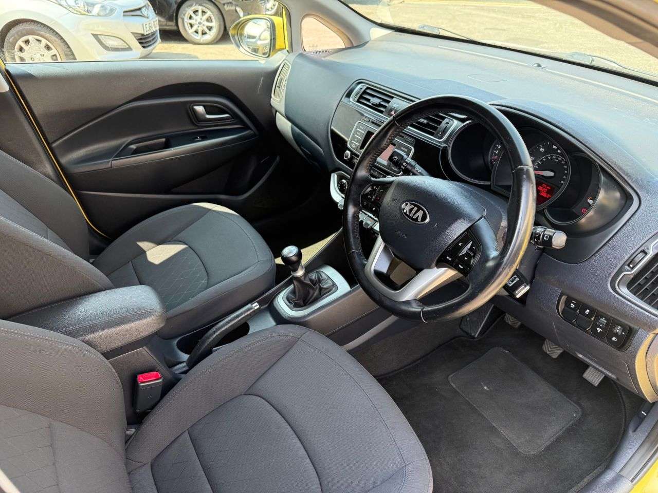 2016 KIA RIO 2016 KIA RIO