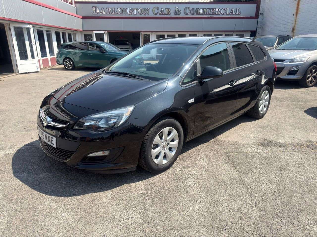 A 2015 VAUXHALL ASTRA 1.6i Design Sports Tourer 5dr Petrol Manual Euro 6 (115 ps) recent timing b A 2015 VAUXHALL ASTRA 1.6i Design Sports Tourer 5dr Petrol Manual Euro 6 (115 ps) recent timing b