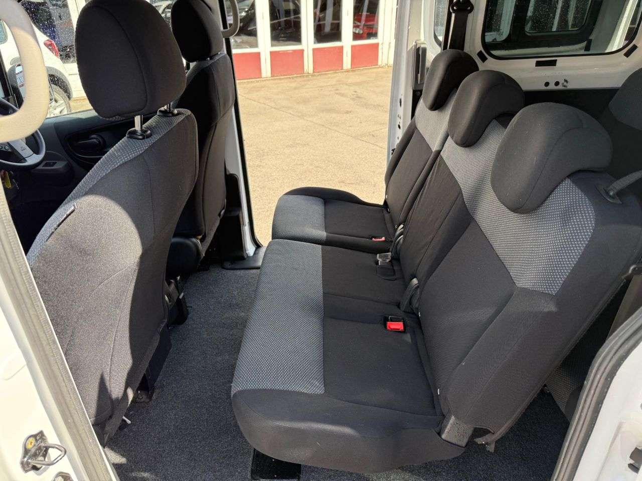 2017 NISSAN NV200 2017 NISSAN NV200