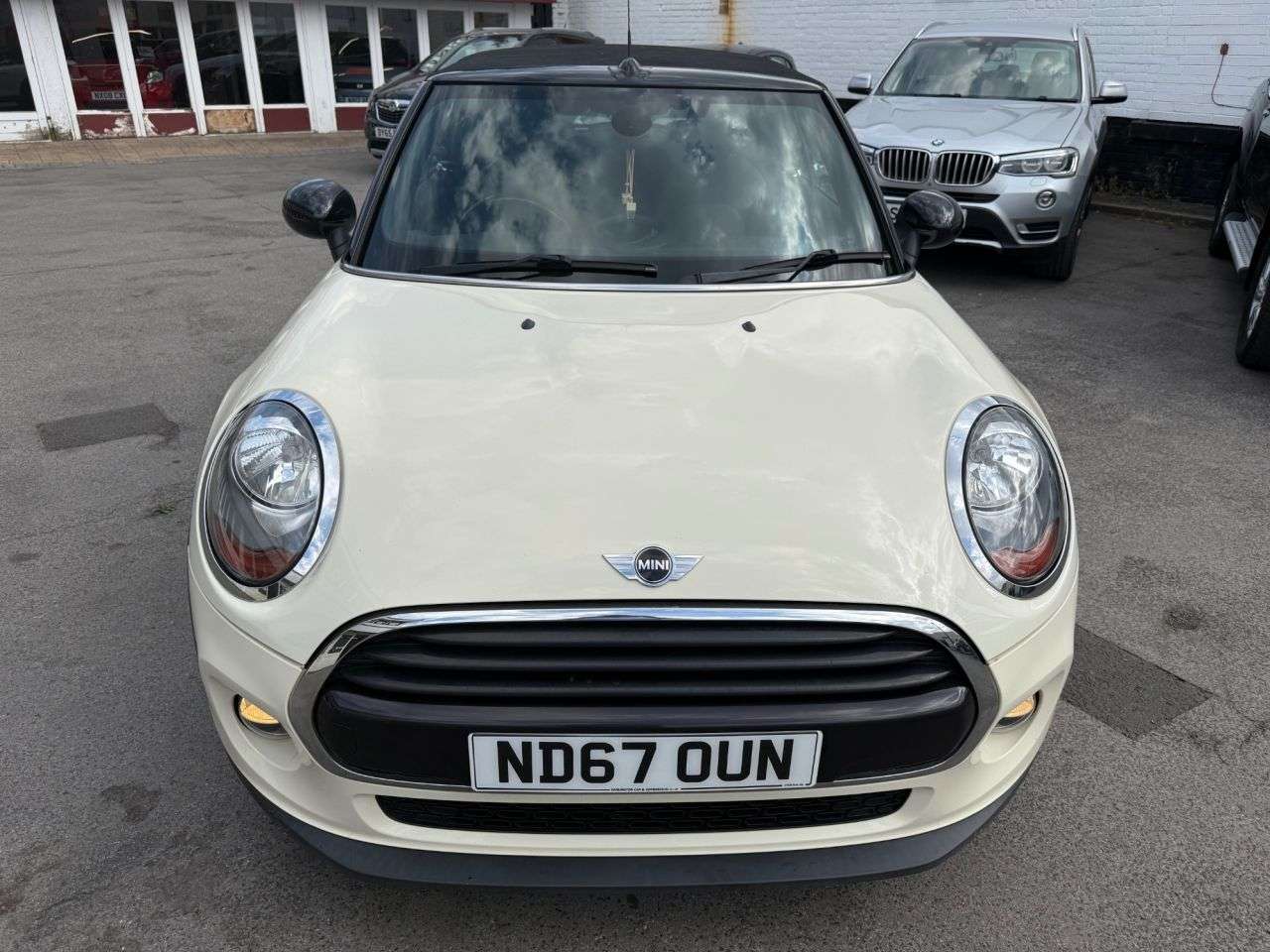 A 2018 MINI CONVERTIBLE 1.5 Cooper Convertible 2dr Petrol Manual Euro 6 (s/s) (136 ps) FSH 10 Stamp A 2018 MINI CONVERTIBLE 1.5 Cooper Convertible 2dr Petrol Manual Euro 6 (s/s) (136 ps) FSH 10 Stamp