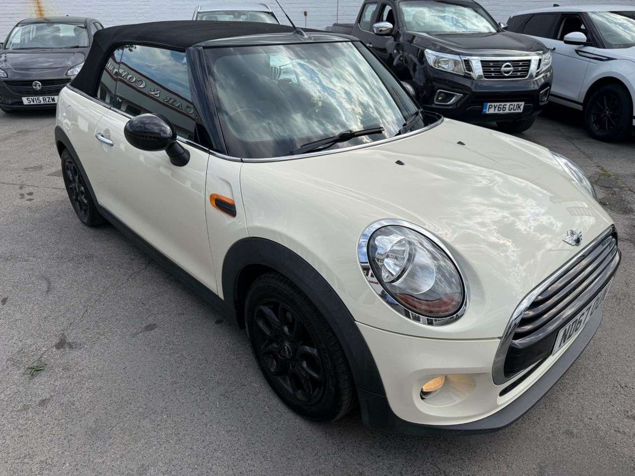 A 2018 MINI CONVERTIBLE 1.5 Cooper Convertible 2dr Petrol Manual Euro 6 (s/s) (136 ps) FSH 10 Stamp A 2018 MINI CONVERTIBLE 1.5 Cooper Convertible 2dr Petrol Manual Euro 6 (s/s) (136 ps) FSH 10 Stamp