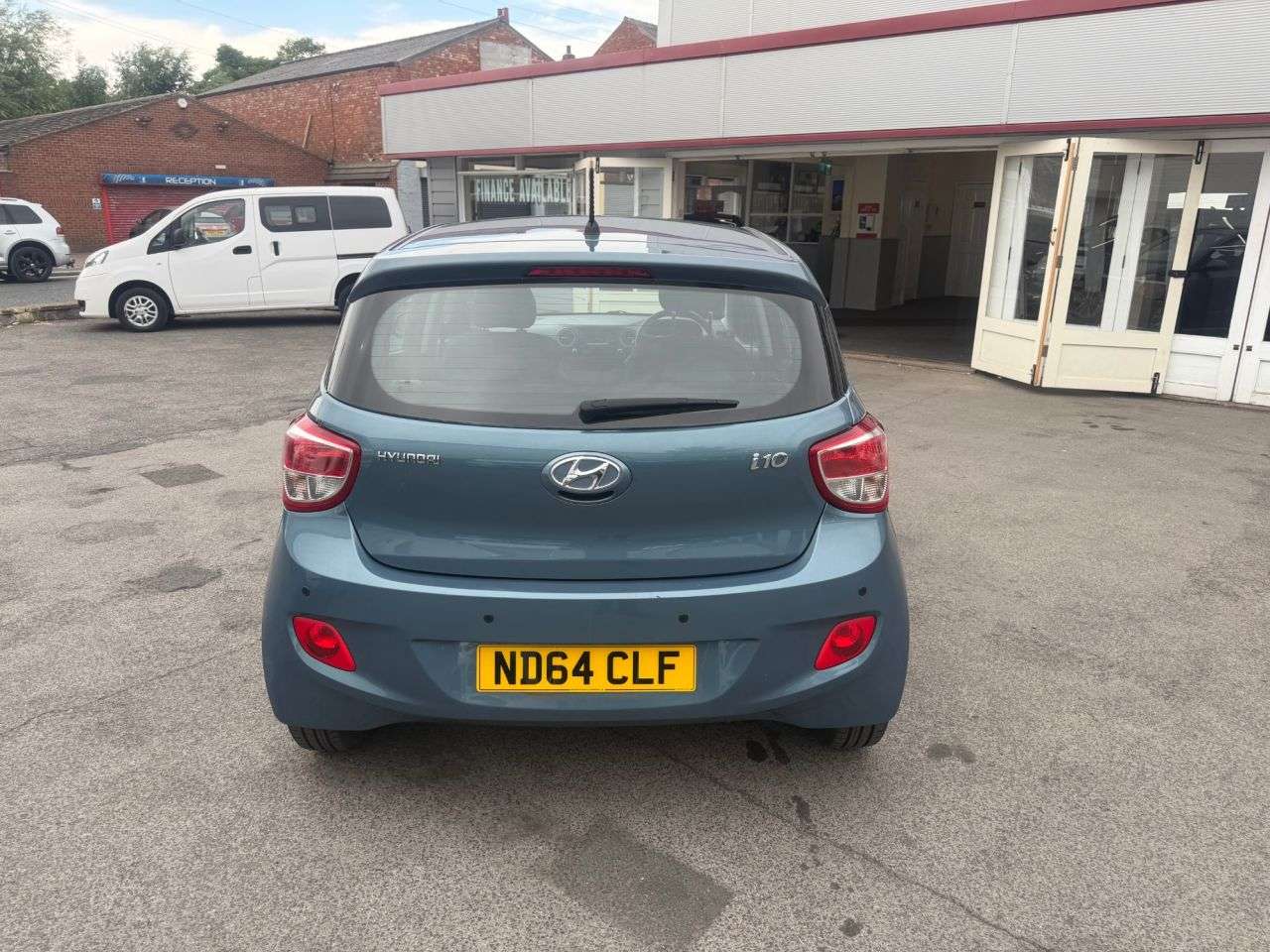 A 2014 HYUNDAI I10 1.0 SE Hatchback 5dr Petrol Manual Euro 5 (66 ps) £20 Road Tax FSH 9 Stamps A 2014 HYUNDAI I10 1.0 SE Hatchback 5dr Petrol Manual Euro 5 (66 ps) £20 Road Tax FSH 9 Stamps