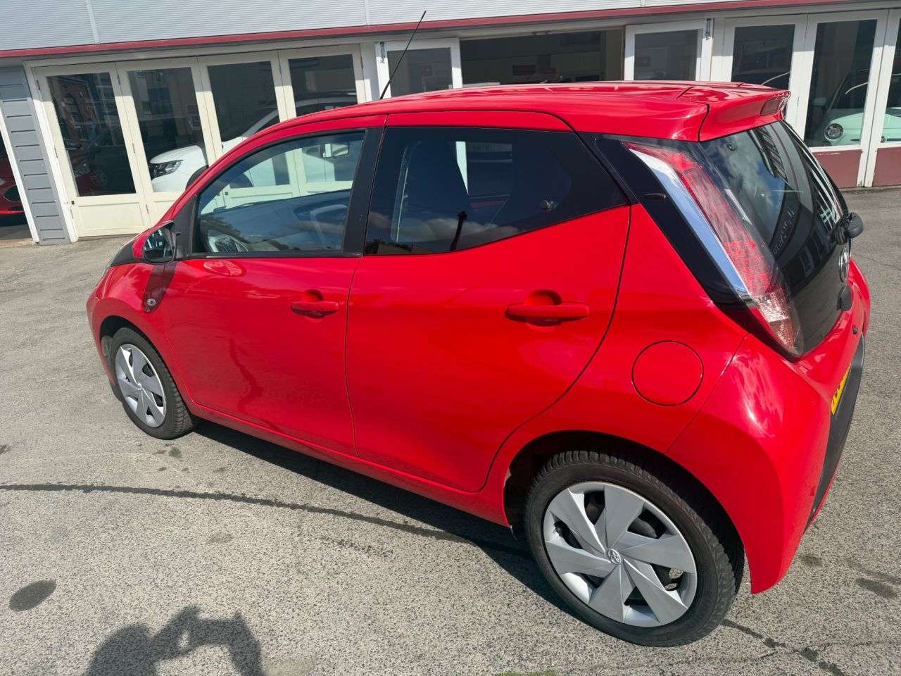 A 2016 TOYOTA AYGO 1.0 VVT-i x-play Hatchback 5dr Petrol Manual Euro 6 (68 ps) only 63,000 7 s A 2016 TOYOTA AYGO 1.0 VVT-i x-play Hatchback 5dr Petrol Manual Euro 6 (68 ps) only 63,000 7 s
